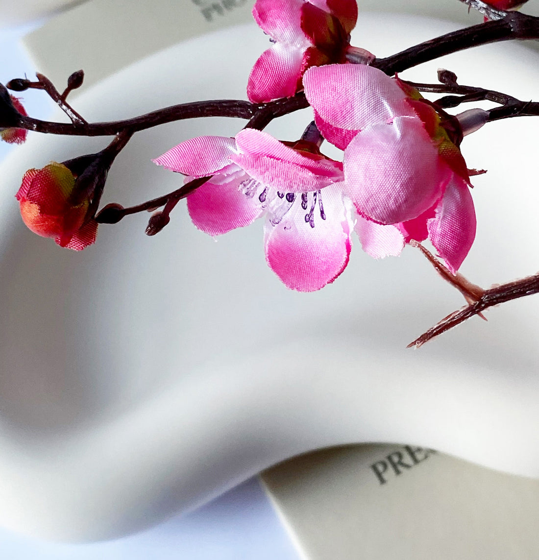 Decorative Gifts: Plaster Accessories, Candle Holders, and Trays