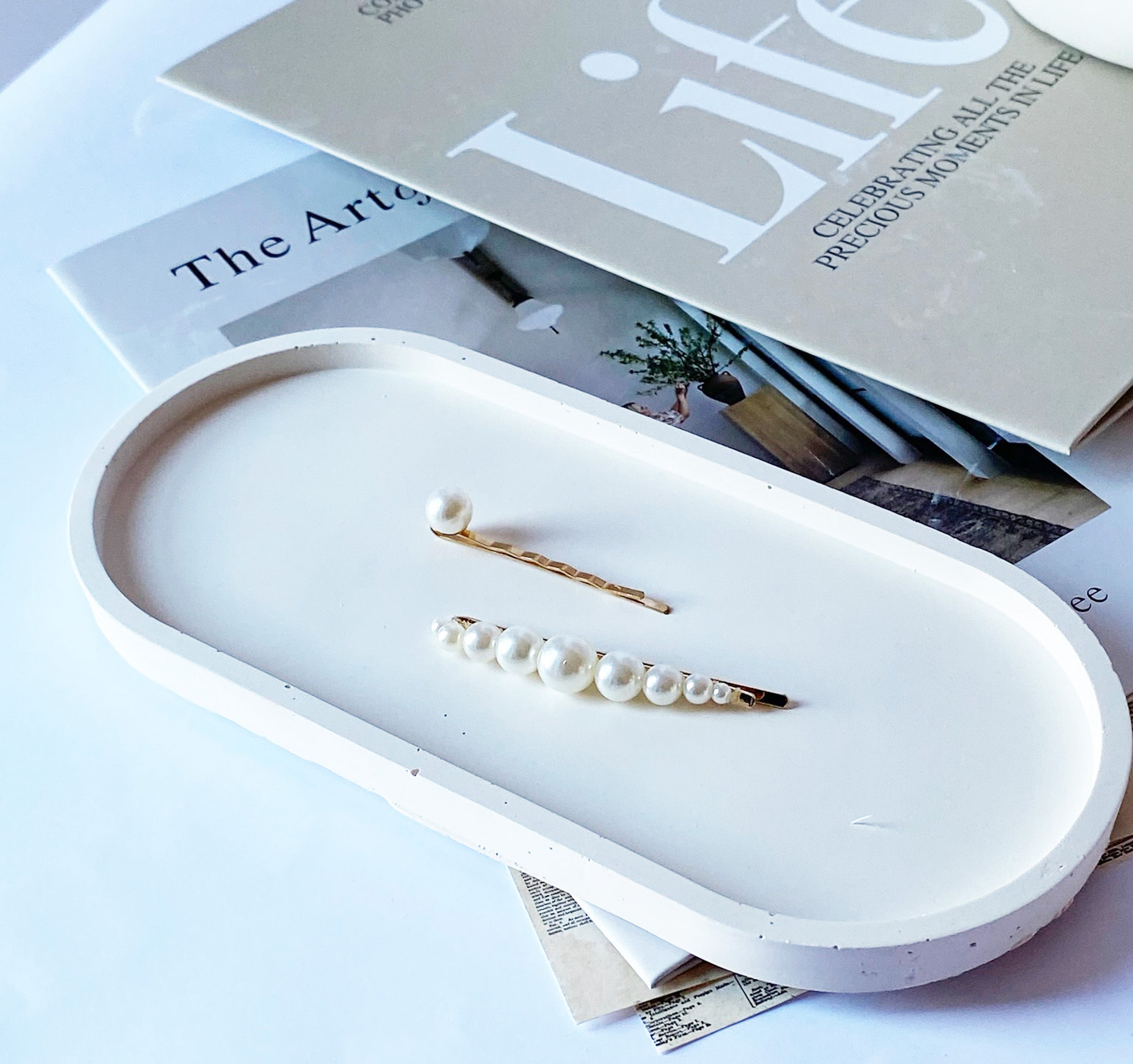 Minimalist Large Oval Tray – White Cream Home Decor