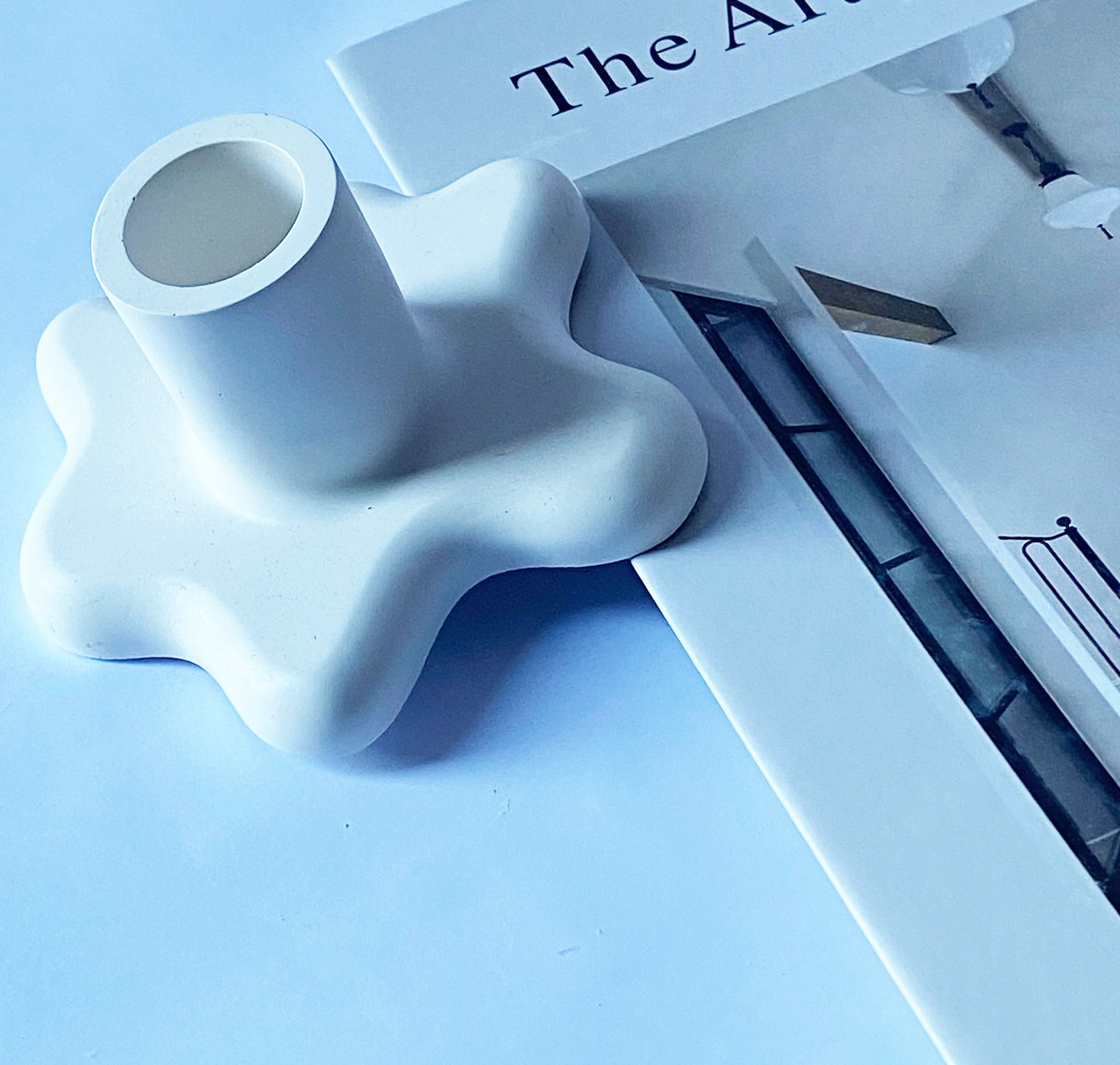 Minimalist Flower Shaped Plaster Candle Holder – White Cream  Home Decor