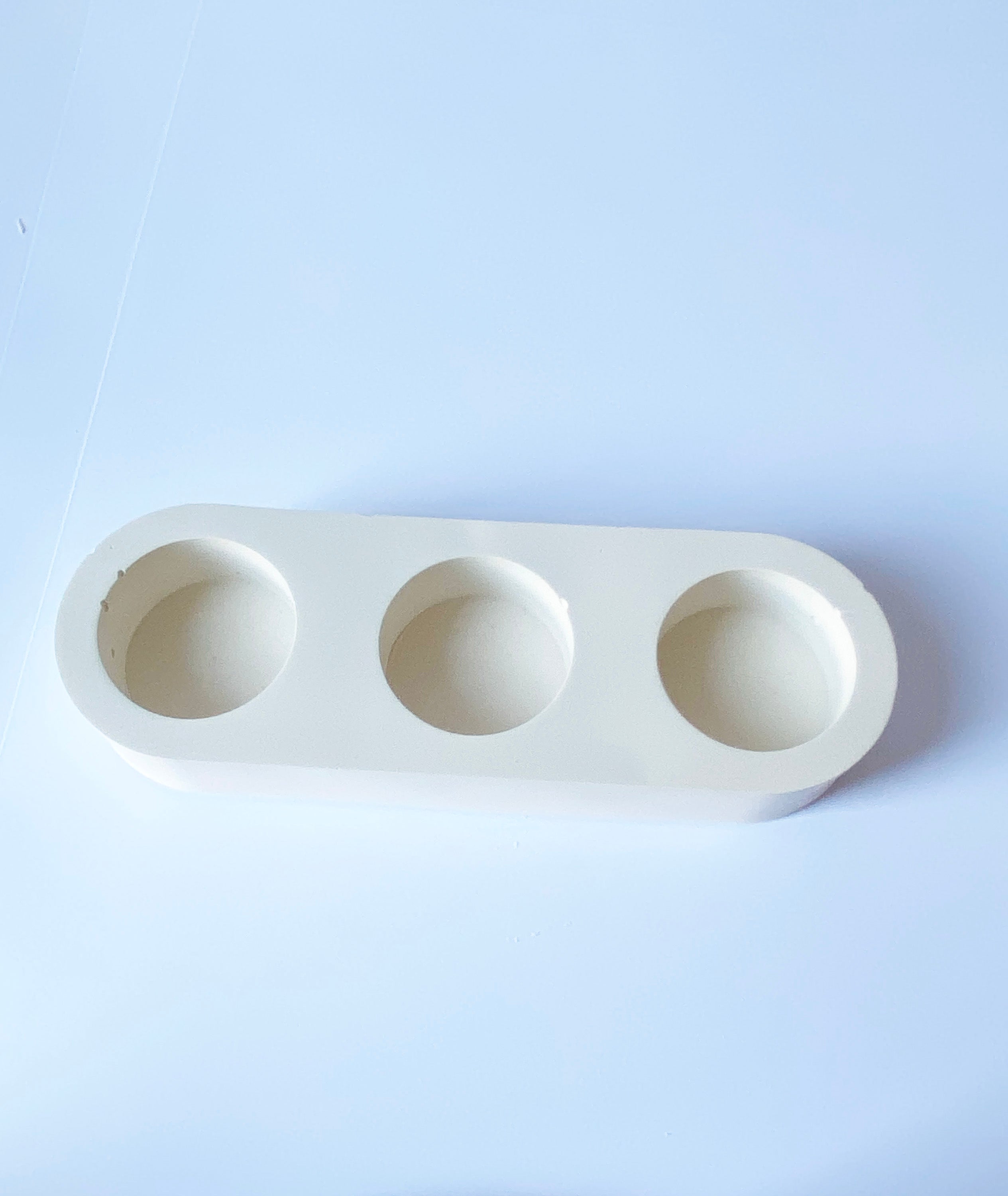 Minimalist Triple Tealight Candle Holder – White Cream Plaster Home Decor