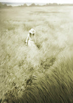 Girl In The Field - Hakyarts